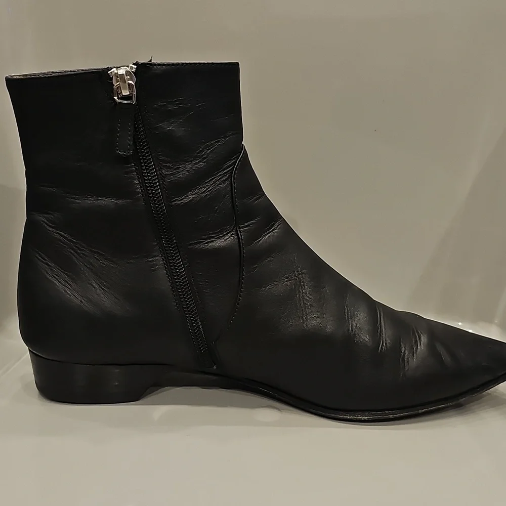 ALUMNAE Elegant Black Leather Booties